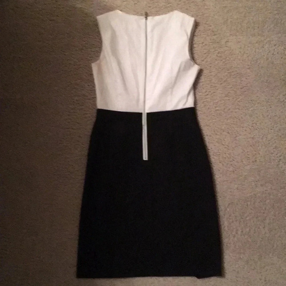 Laundry By Shelli Segal Black and White Midi Dress - Picture 2 of 2